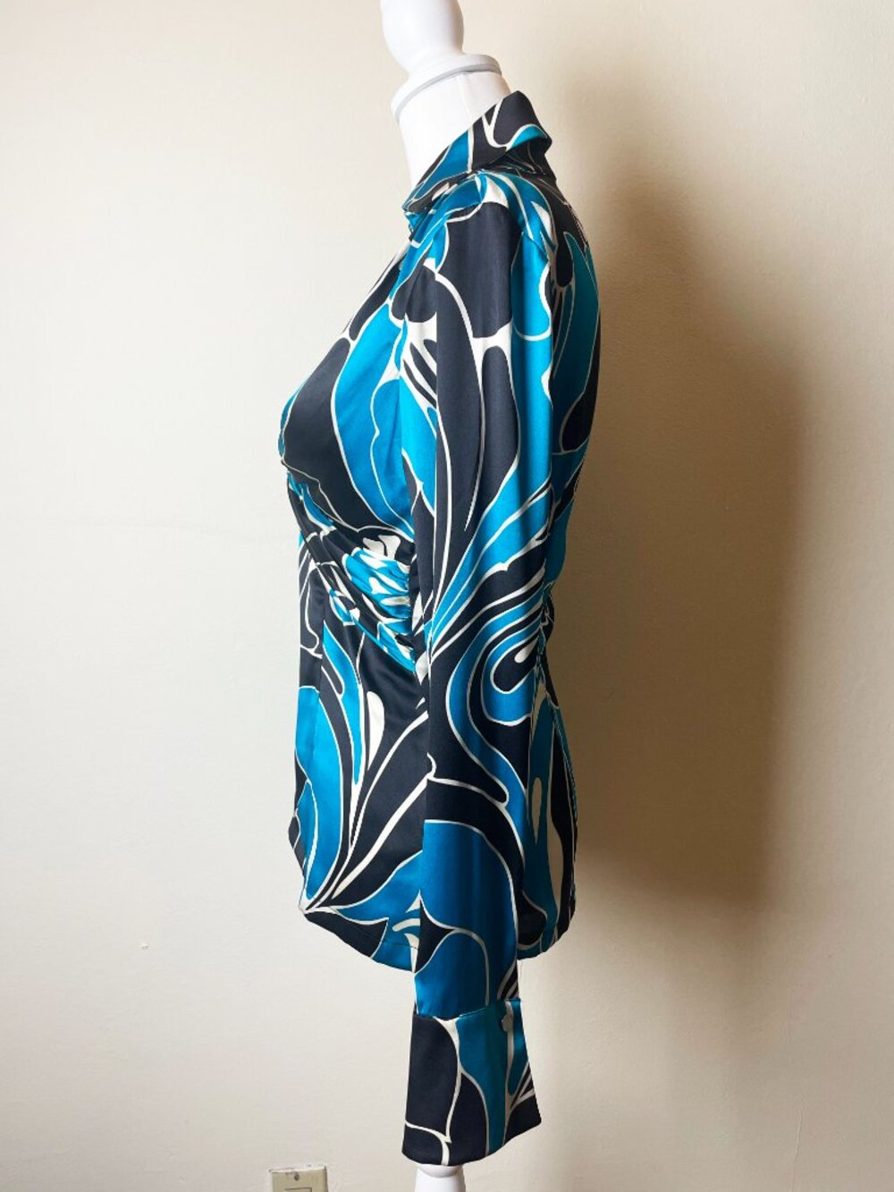 RARE 100% SILK CACHÉ Twist Front Blue Black Vintage Blouse Size Small EUC - Picture 5 of 10